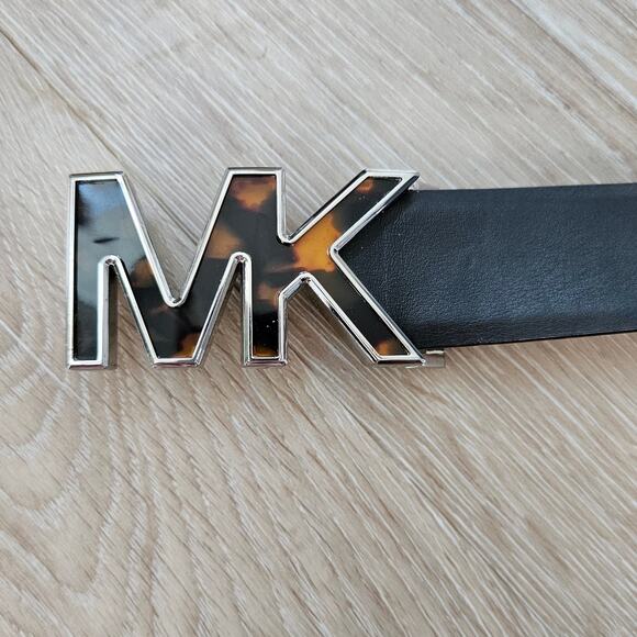 Michael Kors Black Leather Belt sz Small Silver Tone Buckle Tortoise Signature - Picture 2 of 8